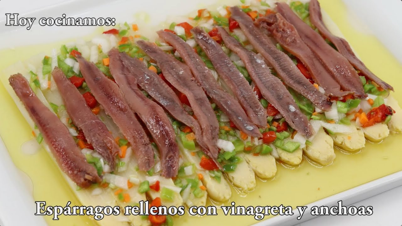 Espárragos rellenos con vinagreta y anchoas
