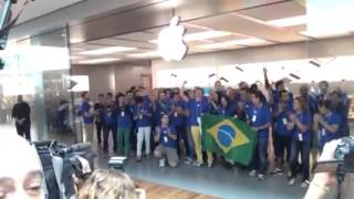 Inauguração Apple Store Village Mall Rio de Janeiro - Vídeo 14