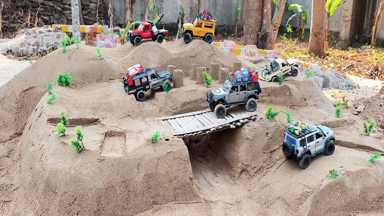 RC Mini Off Road Battle on Extreme Sand Mountains & Crossing Bamboo Bridges🔥⛰️🏆