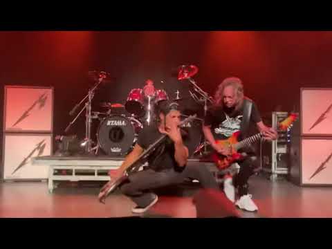 Metallica For Whom the Bell Tolls 9/20/2021Chicago, Metro/ Robert Trujillo and Kirk Hammett dancing