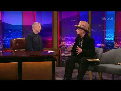 Boy George defends Jewish people and the audience is silent