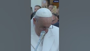 Đức Giáo Hoàng Phanxicô KHÓC Khi Cầu Nguyện cho Hòa Bình #shorts