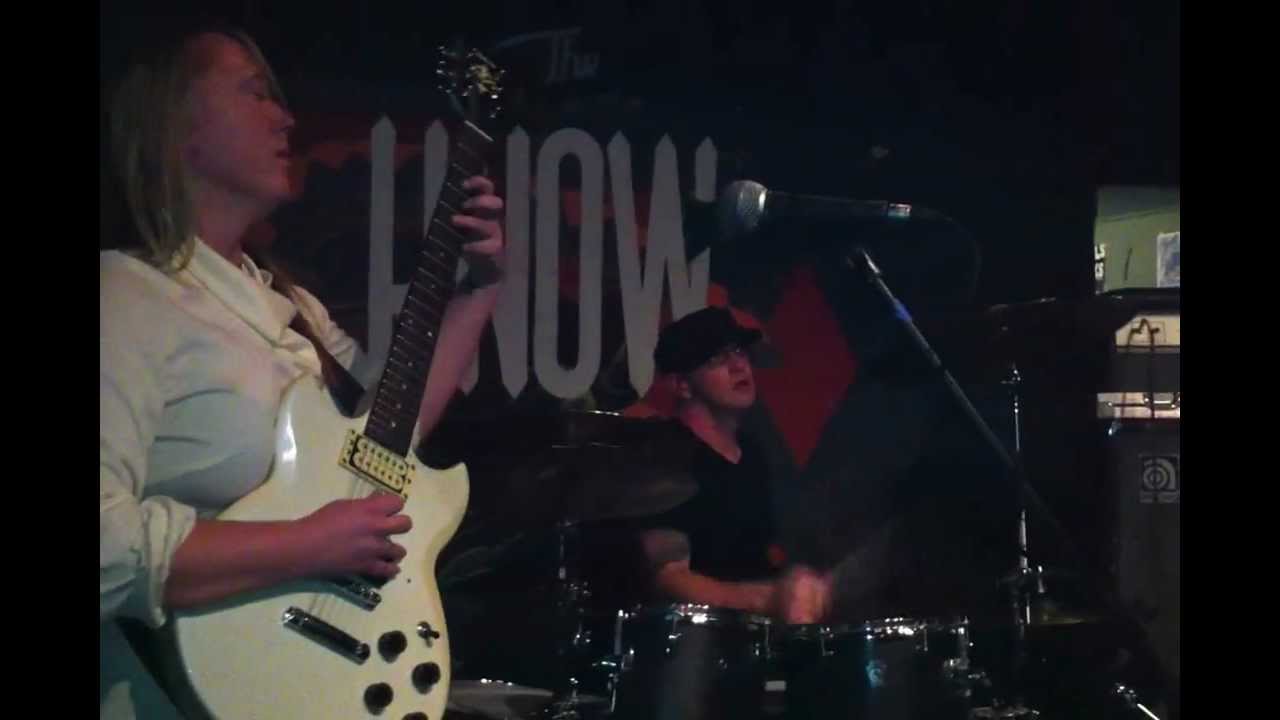 Obejrzyj Eight Bells - Tributaries, live at TheKnow w YouTube Obejrzyj Eight Bells - Tributaries, live at TheKnow w YouTube