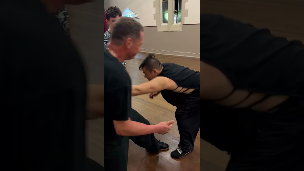 Kung Fu Balance & Chin Na Training: Partner Drill for Stability & Contro功夫平衡与擒拿训练：双人对抗提升稳定与控制技巧