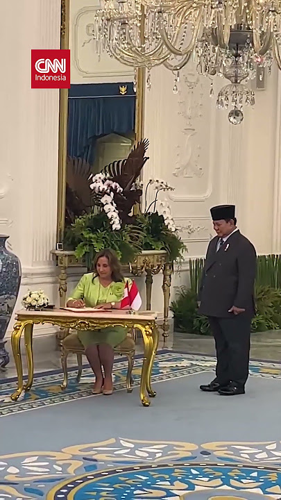 Momen Presiden Prabowo Tarik Kursi untuk Presiden Peru