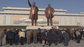 朝鮮労働党の創建６８周年 銅像前に平壌市民ら献花 N. Korea ruling party anniversary