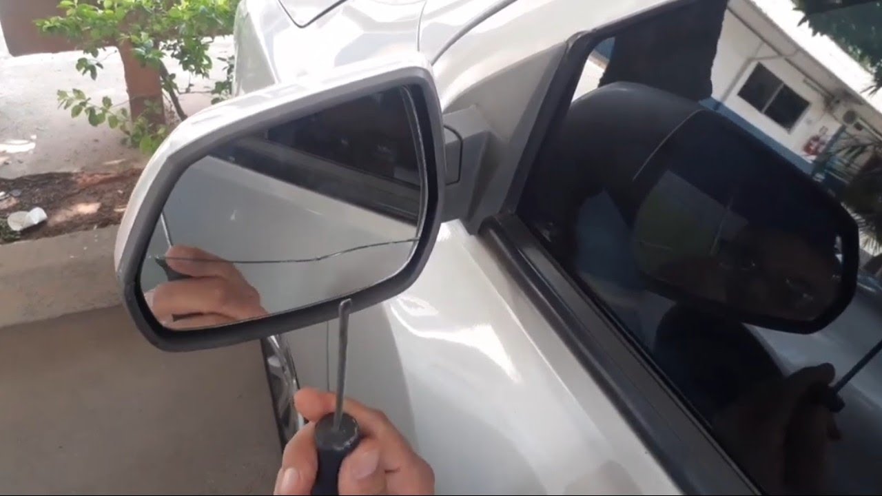 Como trocar o espelho do retrovisor
