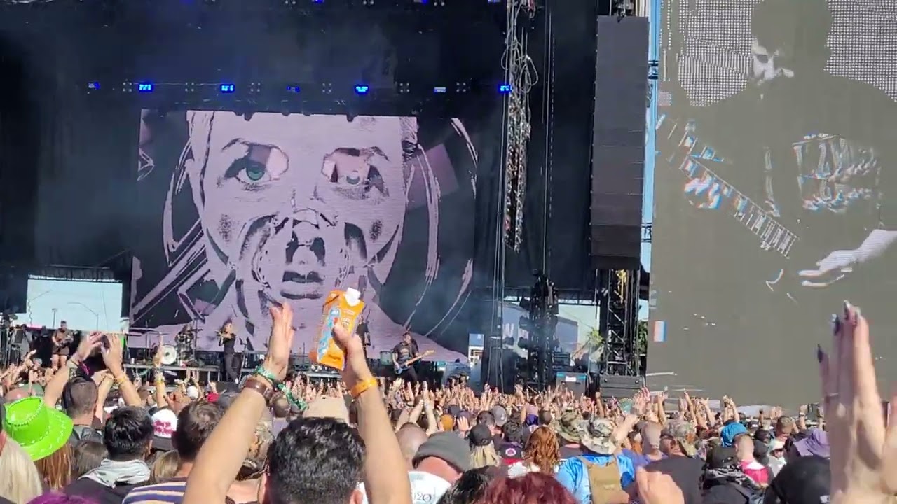 Underoath - I'm Content With Losing (When We Were Young 2024) [LIVE]