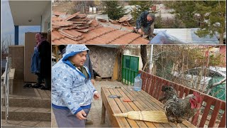 Vlog Bu Gün Gezi̇yoruz Çati Tami̇ri̇ Emrahla Sohbet Abi̇mi̇n Deposunda Neler Varmiş