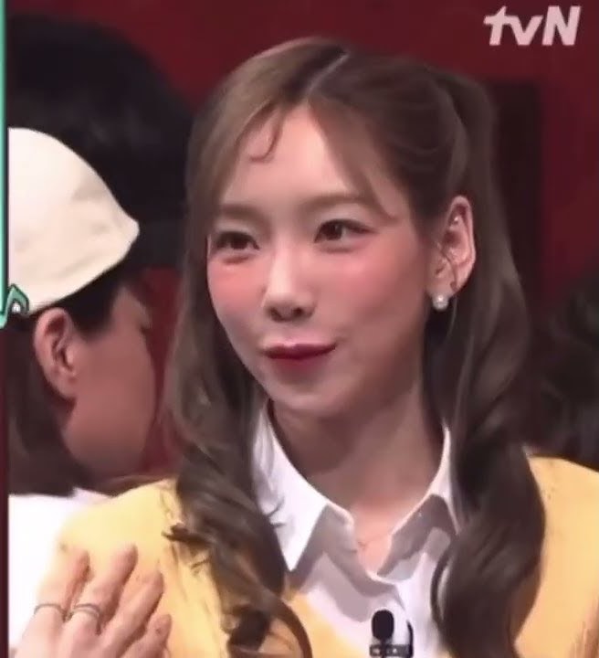 Kwangsoo is this your first time seeing sujaebi jjigae!?- Taeyeon😆💕 #shorts