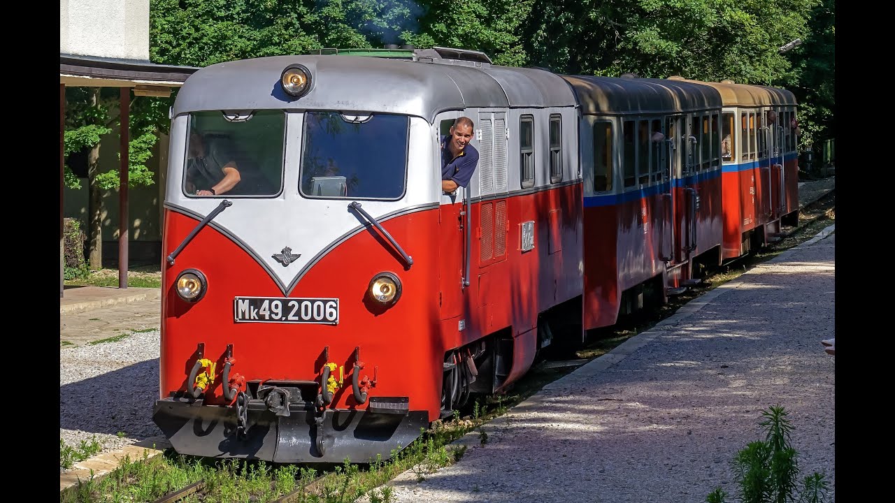 Mk 49-es mozdony menet közben a vezetőállásról