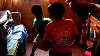 Saidia Kwa Moyokilifiamani,Lucas Und Esther Know How To Dance