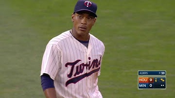 HOU@MIN: Polanco lays out to snare Correa