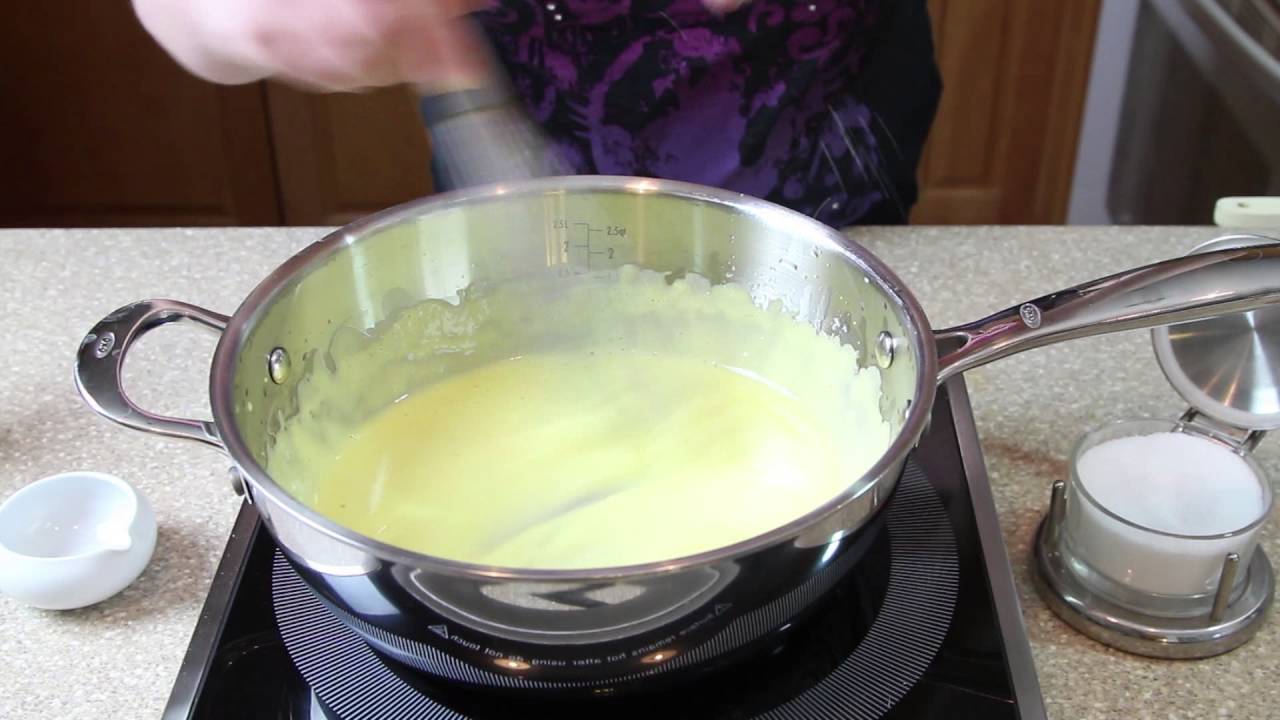 How to Make Hollandaise Sauce, Two Ways 