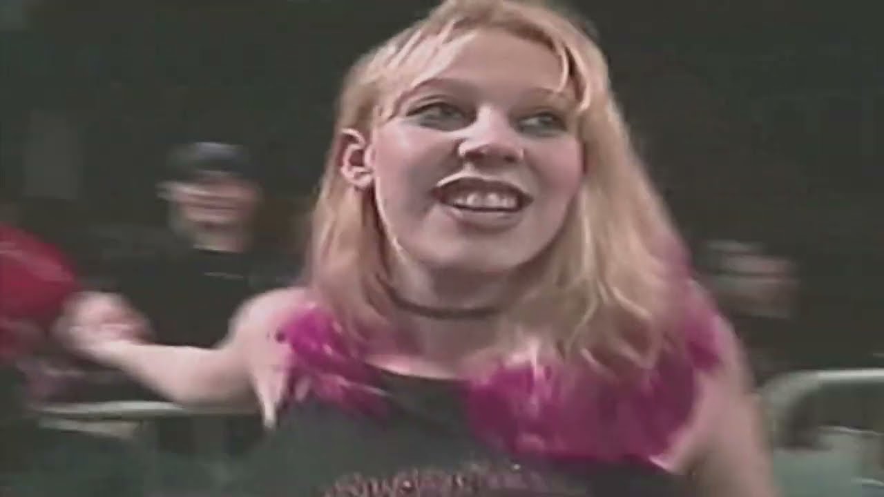 Хардкорный ХАОС! 🔥 Тара Титаниум против Кристи Кисс. УНИЧТОЖЬТЕ ВСЕХ!