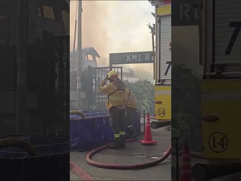 FEROZ INCENDIO EN BARILOCHE: ARDIÓ EL HISTÓRICO HOTEL HUEMUL