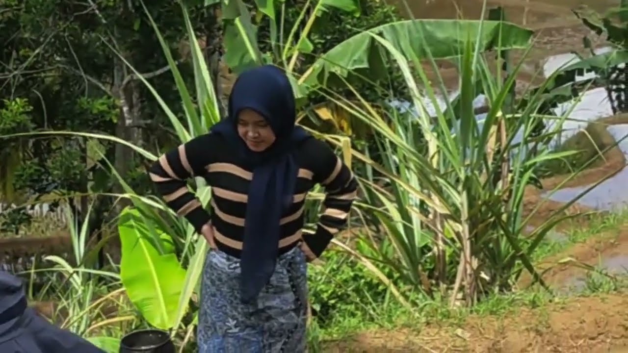 WAH SERU BANGET MAIN LUMPUR SAMBIL NANGKAP IKAN LANGSUNG MANDI BAREN