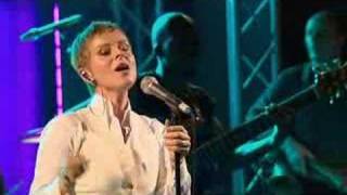 Lisa Stansfield (6/17)-  Someday chords