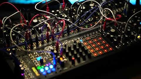 Stereo Bass Drone 2/ Make Noise Shared System (DPO, MATHS, Wogglebug, modDemix, Optomix, QPAS)