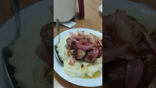 PURÉ DE YUCA CON LONGANIZA