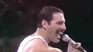 Легендарное выступление группы Queen на фестивале Live Aid