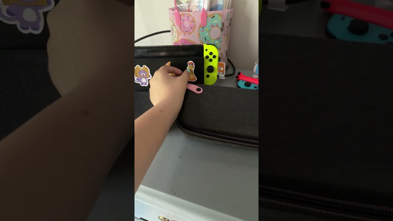 Found this daisy sticker and gets to be on my switch platform 💛