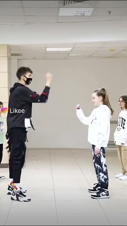 تعليم رقصة سيمبا ببالو بيلا نرجوا الايك 😂