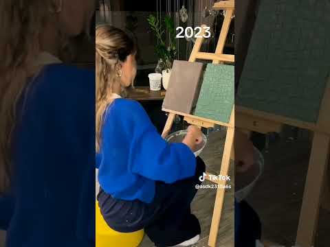 کانت تعمل لوحات لیها وعملت اول لوحة لبیتها اكسبلور