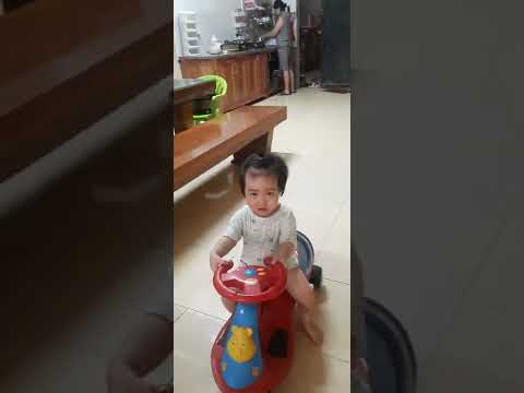 Video khi có hai ông cháu ở nhà. - youtube