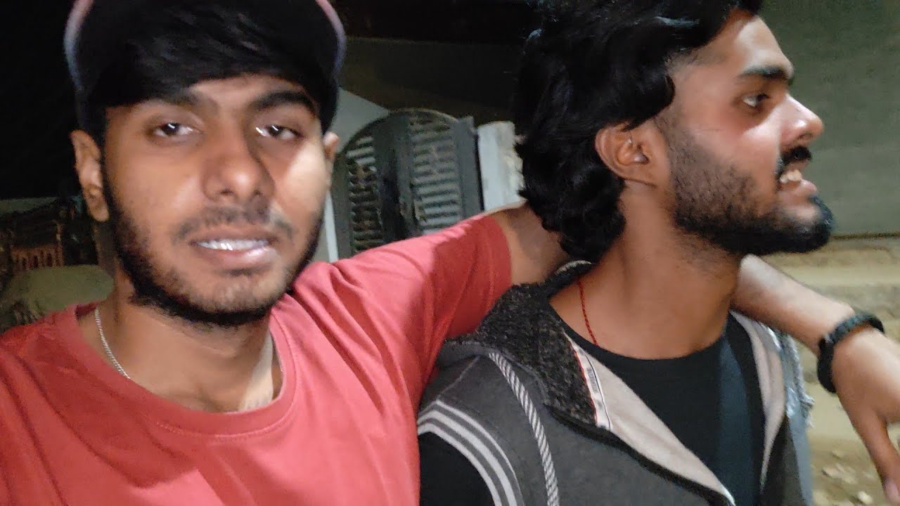 Aaj toh Chotelal hawa se baat karte hue aaye hai