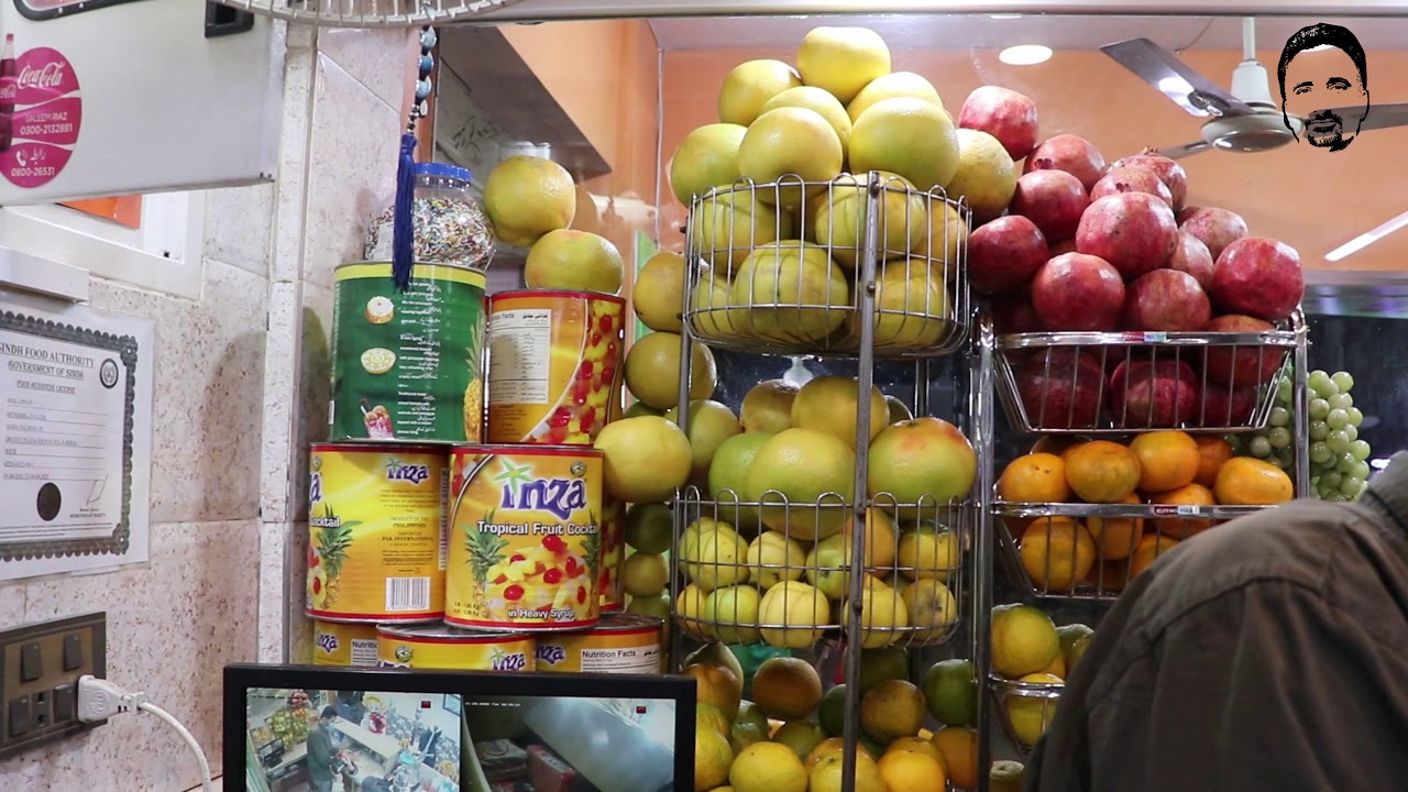 AGHA SALMAN JUICE CENTRE | STREET FOOD KARACHI | PAKISTAN STREET FOOD