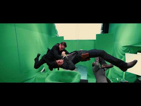 KINGSMAN: THE GOLDEN CIRCLE - Fight Over Briefcase