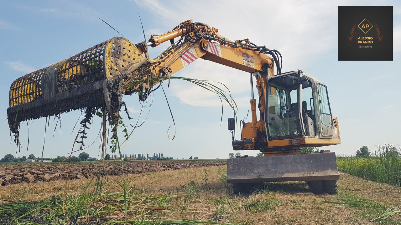 Pulizia canali - Ditch cleaning | Liebheer 900 litronic [Full HD]