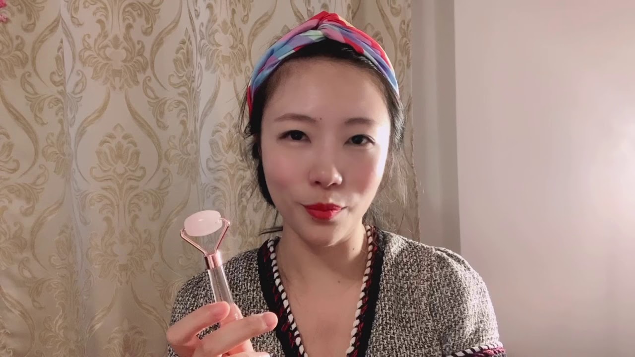 Acupoints Eye Massage with Jade Roller