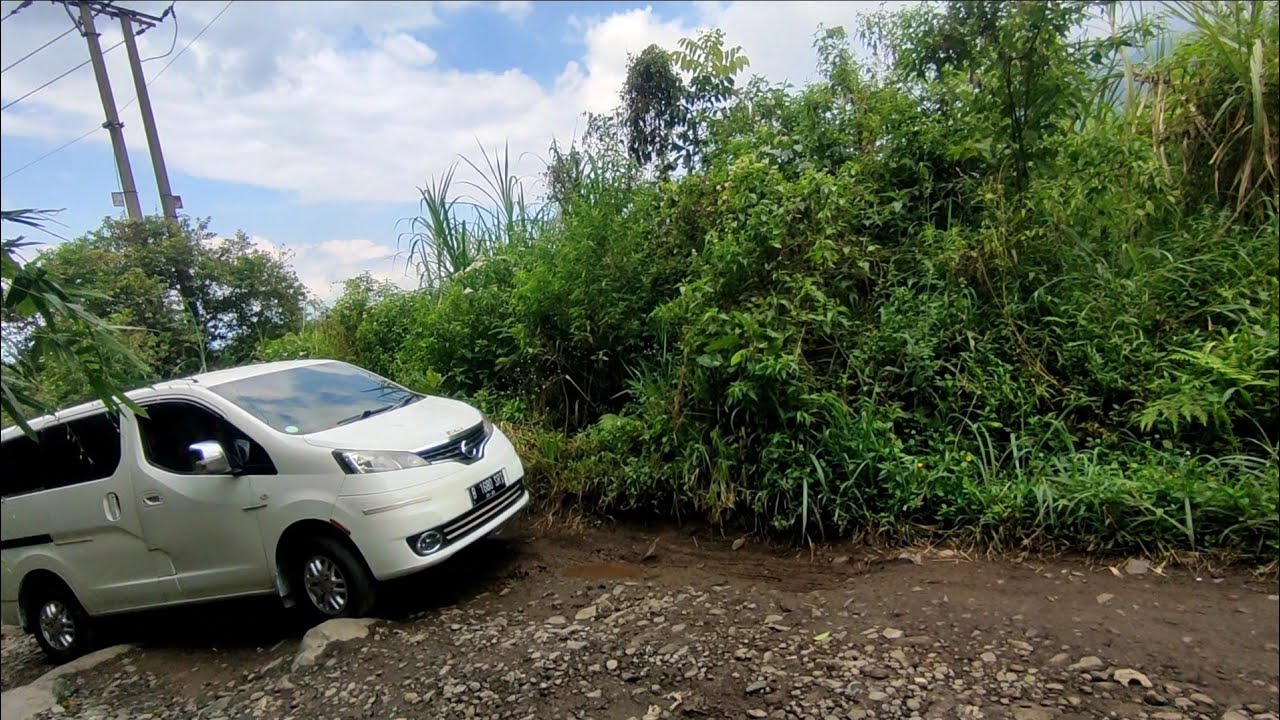 Apakah Kaki kaki Mobil FWD akan Rusak jika Lewat Jalan Tanjakan Berbatu Makadam ? Nissan Evalia