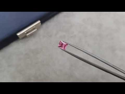 Pamir intense pink spinel in princess cut 1.55 ct Video  № 1
