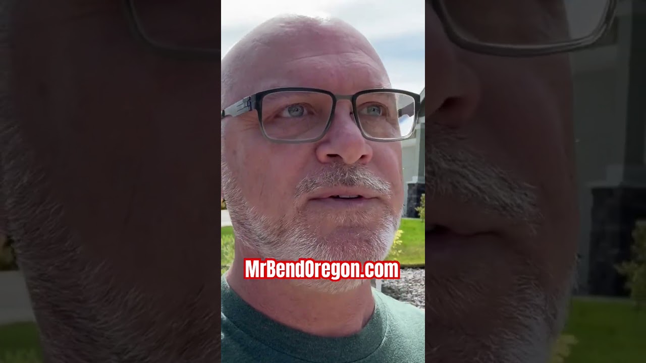 A clear distinction between home values with or without HOA.