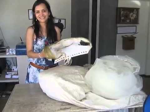 Si piensas renovar tus votos matrimoniales lleva el vestido a Specialty  Cleaners - YouTube