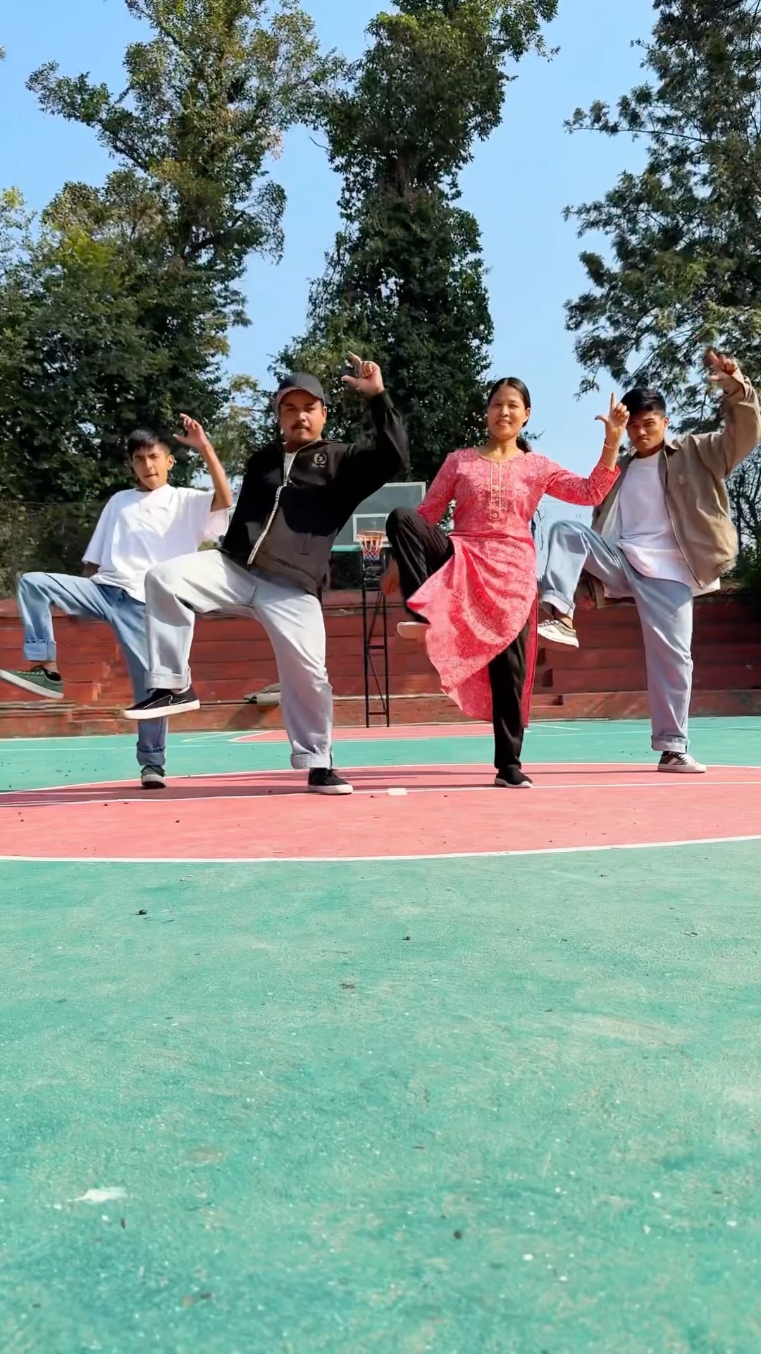 Kissik Dance with Mom \u0026 Dad | Allu Arjun | Sreeleela | Aayush \u0026 Abhay #shorts #trend