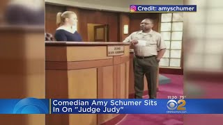 Amy Schumer Sits In On 'Judge Judy'