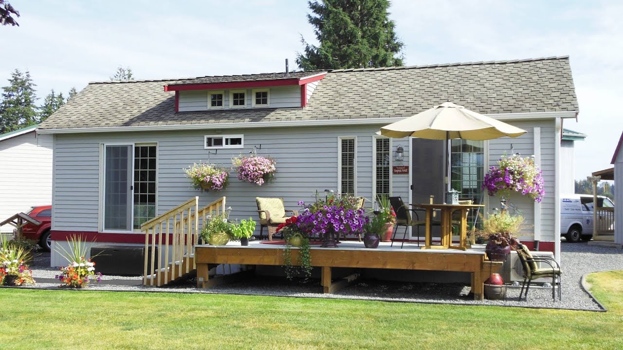 Custom Cedar Cottage on a Park Model Chassis – 399 SF of Charm & Comfort