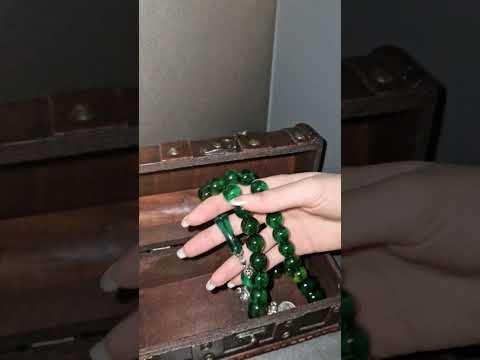 كهرمان طبيعي اصلي حجر حر اخضر حشيشي نادر من الخامة الدومينيكي التفاصيل داخل صندوق التفاصيل