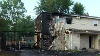 Wayne families escape duplex homes fire