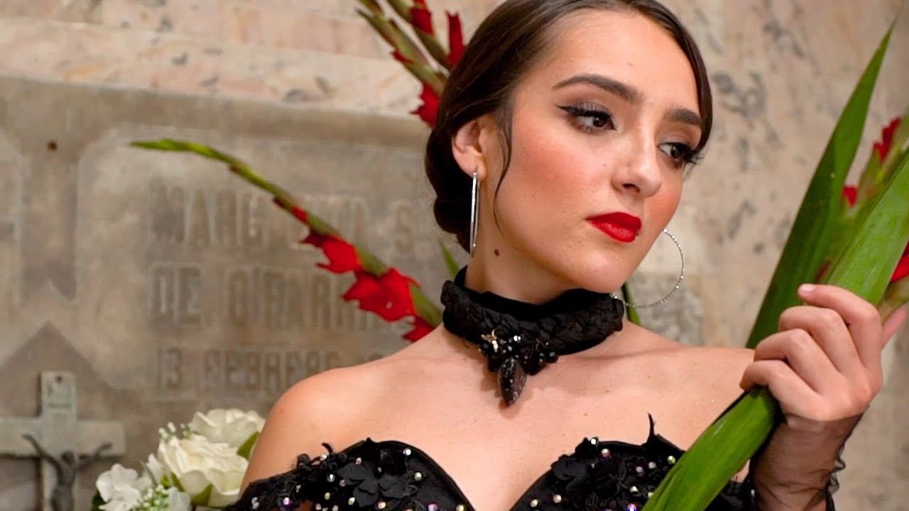 Elaine Haro - La Llorona