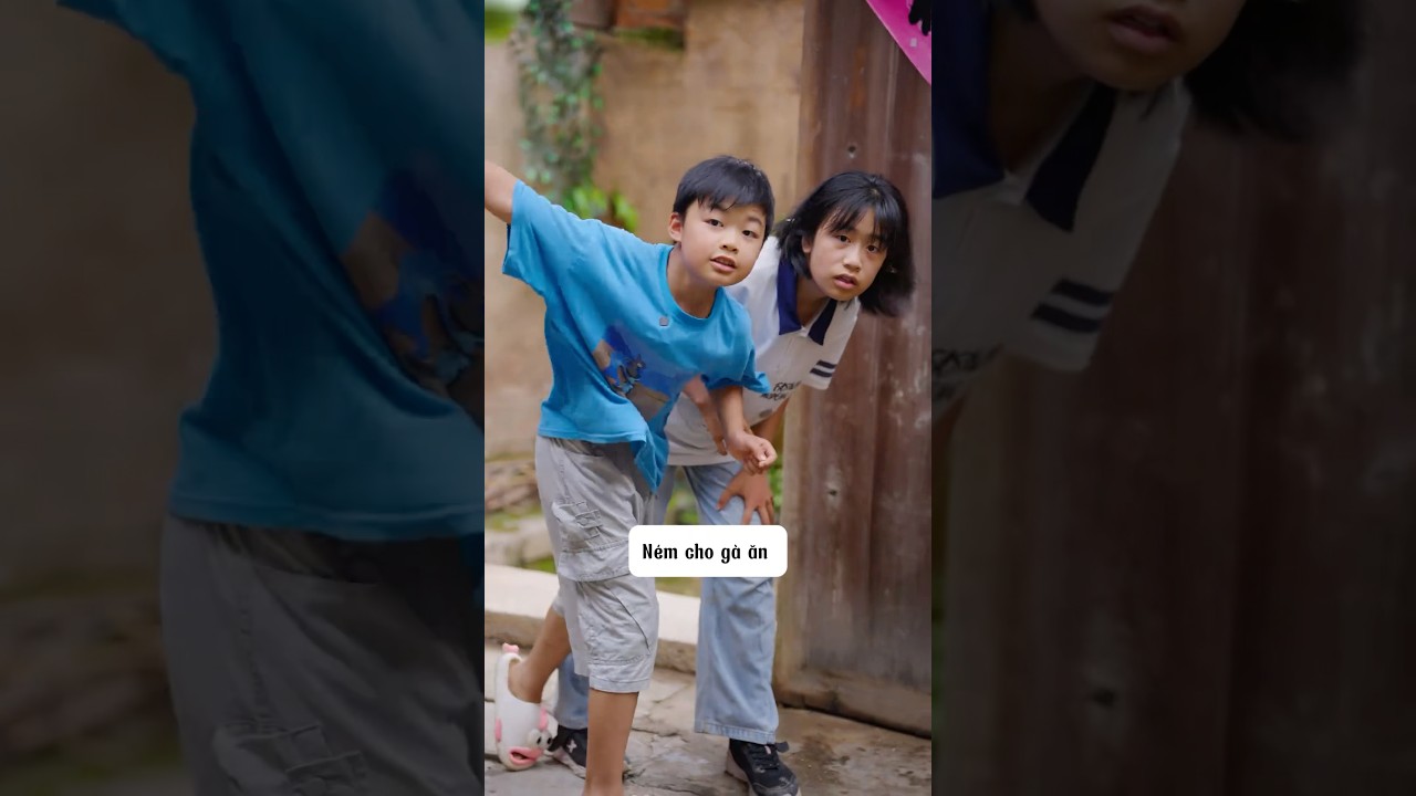Cười nội thương với chiêu bắt gà mù của 2 chị em nhà họ báo