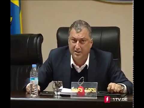 ფოთში საკრებულოს სხდომა ხმაურისა და სიტყვიერი დაპირისპირების ფონზე მიმდინარეობდა