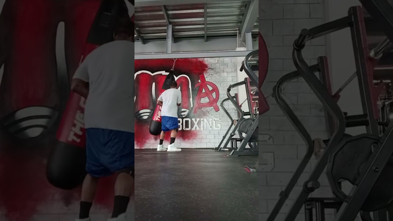 BOXING WORKOUT DA NANG VIETNAM: 66 YEARS OLD!