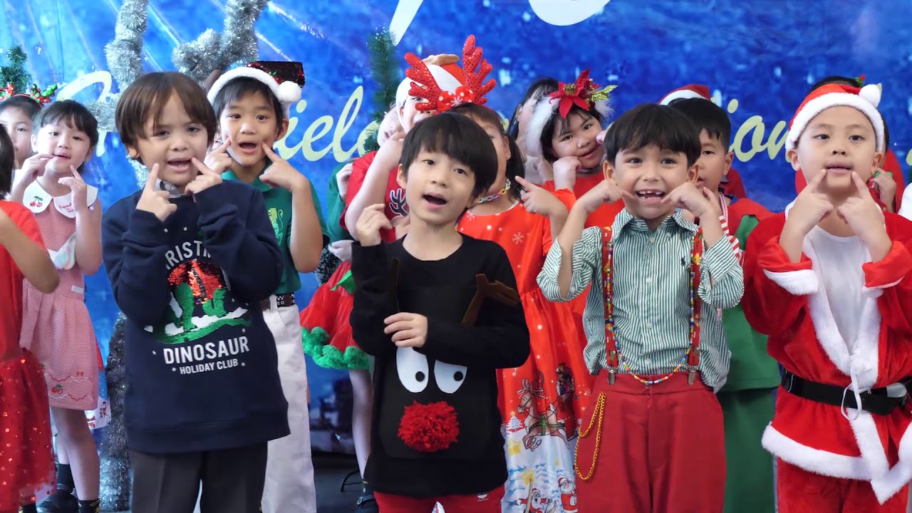 Chirstmas Show YEAR 2 "Christmas makes me sing" YouTube