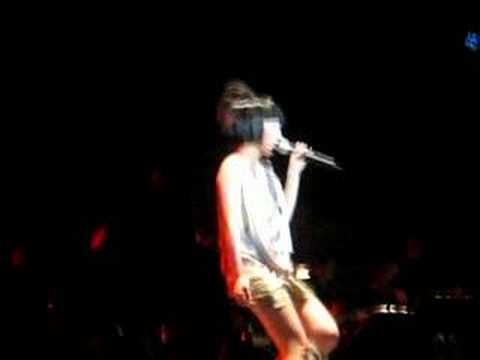 SHE移動城堡香港演唱會_Hebe唱She's_The_One