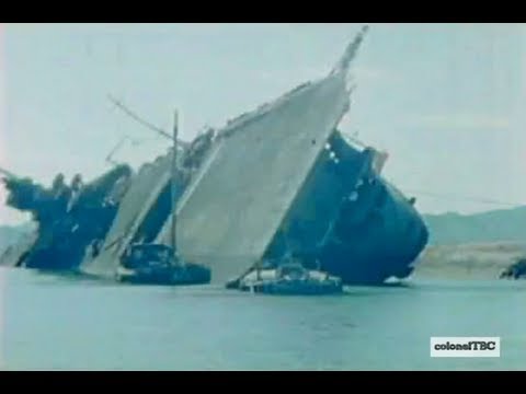 Wreck of the Japanese aircraft carrier Amagi in Kure   1946